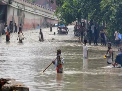 All schools in Delhi Flood affected areas will remain closed till Tuesday | Delhi Flood: प्रभावित इलाकों के सभी स्कूल मंगलवार तक रहेंगे बंद, इंद्रप्रस्थ रेगुलेटर के टूटे तटबंध को सेना ने किया सील