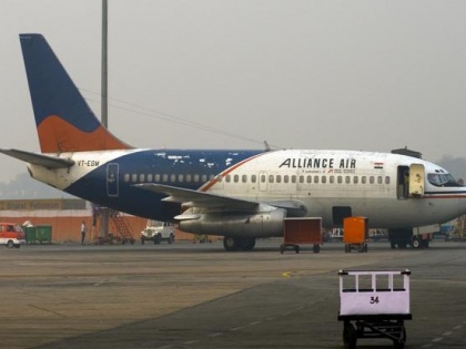 Alliance Air 9643 Delhi-Jaipur flight made an emergency landing, due to a technical fault, at Delhi's Indira Gandhi International Airport safely at 8:45 pm today | जयपुर जा रहे अलायंस एयर के विमान की दिल्ली हवाई अड्डे पर आपात लैंडिंग, 59 यात्री थे सवार