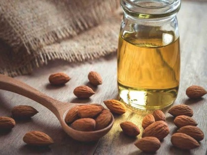 Benefits Of Using Almond Oil on Your Face | Almond Oil: त्वचा के लिए फायदेमंद होता है बादाम का तेल, जानिए इसे इस्तेमाल करने का तरीका
