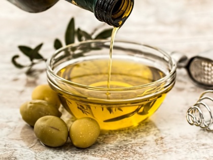 almond oil benefits for hair and skin in hindi | सिर्फ एक हफ्ते में आपकी पूरी पर्सनालिटी चेंज कर सकता है बादाम तेल, ऐसे करें इस्तेमाल
