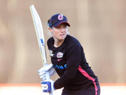 Sydney Sixer Alyssa Healy ruled out of WBBL due to finger injury | WBBL: महिला बिग बैश लीग से बाहर हुईं सिडनी सिक्सर्स की एलिसा हीली, उंगलियों में आई चोट से थीं परेशान