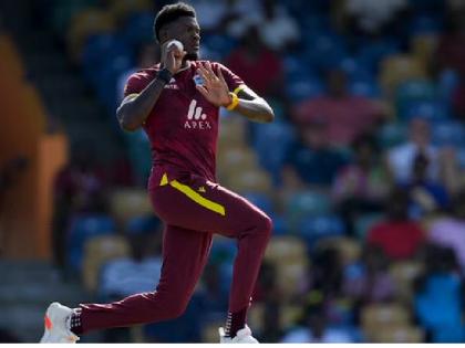 WI vs ENG ODI West Indies fast bowler Alzarri Joseph had to face trouble for messing with the captain suspended for two matches | WI vs ENG ODI: वेस्टइंडीज के तेज गेंदबाज अल्जारी जोसेफ को कैप्टन से पंगा लेना पड़ा भारी, दो मैचों के लिए निलंबित