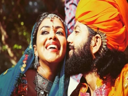 Amala Paul ties the knot with boyfriend Bhavninder Singh picture goes viral | शादी की तस्वीरें वायरल होने पर फूटा एक्ट्रेस अमाला पॉल का गुस्सा, कहा- ये सब झूठ है, मैं अब तक कुंवारी हूं..