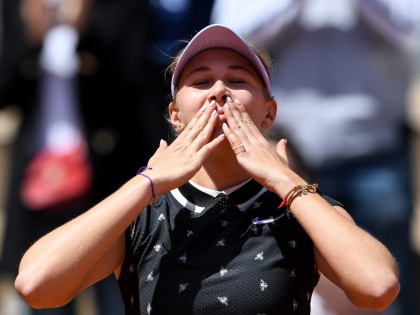 17-year-old Amanda Anisimova stuns defending champion Simona Halep to storm into French Open 2019 semis Save | फ्रेंच ओपन: 17 साल की अनीसिमोवा ने हालेप को हराकर उलटफेर किया, सेमीफाइनल में बार्टी से भिड़ेंगी