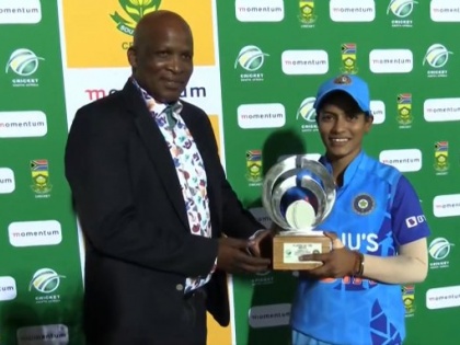 Womens T20I Tri-Series 2023 India Women won 27 runs Amanjot Kaur debut South African bowler scored 41 runs in 30 balls 7 fours PLAYER OF THE MATCH see video | Womens T20I Tri-Series in South Africa 2023: दक्षिण अफ्रीका बॉलर पर टूट पड़ी डेब्यू कर रहीं अमनजोत, 7 चौके की मदद से 30 गेंद में 41 रन, अब वेस्टइंडीज की बारी
