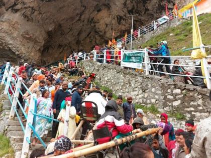 Amarnath yatra Over 67,000 devotees visit Amarnath cave shrine in first 5 days of pilgrimage | Amarnath yatra 2023: तीर्थयात्रा के पहले 5 दिनों में 67,000 से अधिक भक्तों ने अमरनाथ गुफा मंदिर के दर्शन किए