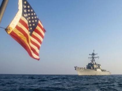 US ship fired on Iranian boats to warn | अमेरिकी जहाज की ओर से ईरानी नौकाओं पर चलाई गई गोलियां, दो हफ्ते में दूसरी बार हुई ऐसी घटना