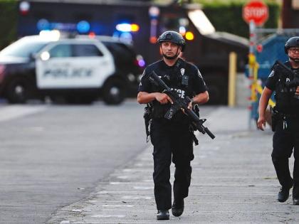 America 76-year-old mother LaVonne Hoff suffering dementia attacked 54 pet dogs daughter Jessica Hoff arrested 7 birds locked cage recovered during search | ‘डिमेंशिया’ से पीड़ित 76 वर्षीय मां लावोन हॉफ पर 54 पालतू कुत्ते ने किया हमला, बेटी जेसिका हॉफ अरेस्ट, तलाशी लेने पर पिंजरे में बंद सात पक्षी बरामद