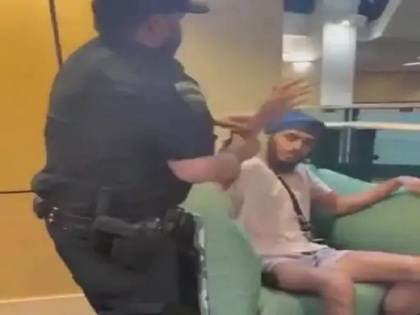 Sikh student misbehaved in America, went to university with holy kirpan, police detained | Video: अमेरिका में सिख छात्र के साथ हुआ दुर्व्यवहार, पवित्र कृपाण लेकर गया था यूनिवर्सिटी, पुलिस ने लिया हिरासत में