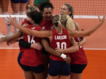 Tokyo Olympics America won gold in women's volleyball first time defeating Brazil 3-0 | पहली बार महिला वॉलीबॉल में स्वर्ण, ब्राजील को 3-0 से हराकर अमेरिका ने 2008 और 2012 का लिया बदला