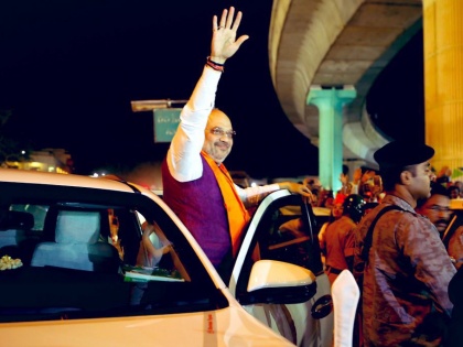 Bangalore south candidate Tejaswi Surya was followed by Amit shah in a road show | बेंगलुरू दक्षिण से बीजेपी उम्मीदवार तेजस्वी सूर्या के लिए अमित शाह ने किया रोड शो