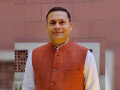 BJP's Amit Malviya hits back Mallikarjun Kharge over falling rupee | डॉलर के मुकाबले कमजोर होते रुपए को लेकर मल्लिकार्जुन खड़गे ने दी प्रतिक्रिया, अमित मालवीय ने किया पलटवार BJP's Amit Malviya hits back Mallikarjun Kharge over falling rupee | डॉलर के मुकाबले कमजोर होते रुपए को लेकर मल्लिकार्जुन खड़गे ने दी प्रतिक्रिया, अमित मालवीय ने किया पलटवार