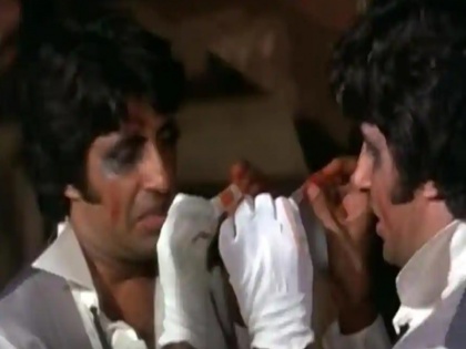 Amitabh Bachchan gave 14 perfect retakes for the iconic mirror scene in Amar Akbar Anthony | 'अमर अकबर एंथनी' के एक सीन को करने के लिए अमिताभ बच्चन को लेने पड़े थे 14 रीटेक, सालों बाद अब खुला राज