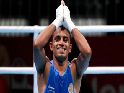 Clinical Amit Panghal enters quarters of world boxing championships | World Boxing Championships: अमित पंघाल और मनीष कौशिक ने क्वार्टरफाइनल में बनाई जगह