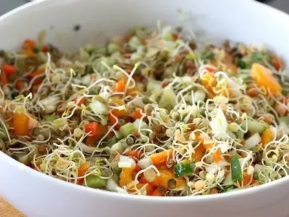 Health benefits of eating sprouts daily in hindi | सुबह नाश्ते में खाएं अंकुरित आहार, पाचन तंत्र के साथ वजन को रखता है नियंत्रित