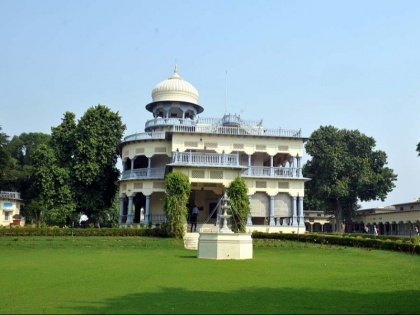 jawaharlal nehru's home Anand Bhawan history and tourist place | इलाहाबाद की शान है जवाहर लाल नेहरू का आनंद भवन, आज भी दिखती है इतिहास की झलक