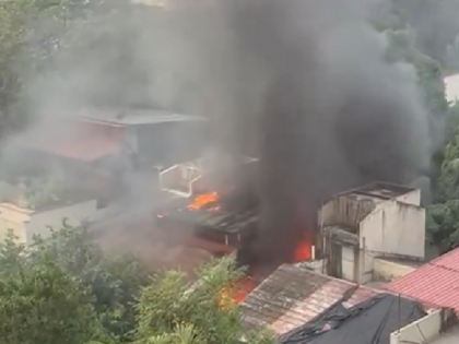 Mumbai Massive fire breaks out in Andheri Lokhandwala Complex no injured | Mumbai Fire: अंधेरी लोखंडवाला कॉम्प्लेक्स में लगी भीषण आग, कोई घायल नहीं, राहत कार्य जारी Mumbai Massive fire breaks out in Andheri Lokhandwala Complex no injured | Mumbai Fire: अंधेरी लोखंडवाला कॉम्प्लेक्स में लगी भीषण आग, कोई घायल नहीं, राहत कार्य जारी