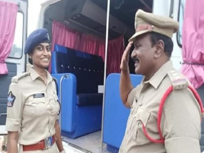 Andhra Pradesh Police shares wholesome post of cop father saluting DSP daughter, garners praise from netizens | पुलिस इंस्पेक्टर की बेटी बनी DSP: पिता ने सबके सामने सैल्यूट कर कहा-'नमस्ते मैडम', वायरल हुई तस्वीर