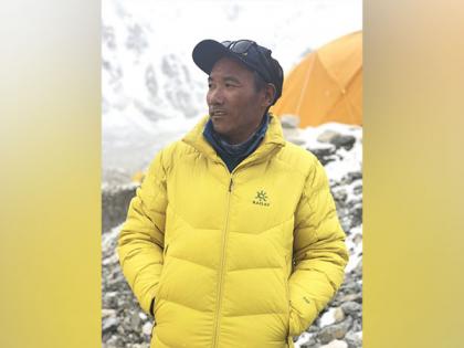 Nepal's mountaineer Kami Rita summits Mt Everest for a record 29th time | नेपाल के कामी रीता शेरपा ने 29 बार माउंट एवरेस्ट की चढ़ाई कर रचा इतिहास, तोड़ा अपना रिकॉर्ड Nepal's mountaineer Kami Rita summits Mt Everest for a record 29th time | नेपाल के कामी रीता शेरपा ने 29 बार माउंट एवरेस्ट की चढ़ाई कर रचा इतिहास, तोड़ा अपना रिकॉर्ड