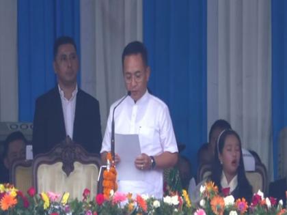 Sikkim Prem Tamang took oath as the Chief Minister of the state for the second time 8 ministers also took oath | Sikkim CM Prem Singh Tamang: प्रेम तमांग ने राज्य के मुख्यमंत्री के रूप में दूसरी बार ली शपथ, 8 मंत्रियों ने भी खाई कसम