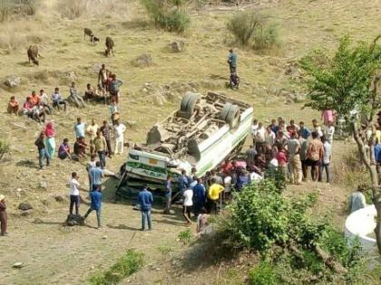 Himachal Pradesh: Six people died after a private bus fell into deep gorge near Sanora in Sirmaur district | हिमाचल प्रदेशः गहरी खाई में जा गिरी यात्रियों से भरी बस, 6 लोगों की मौत