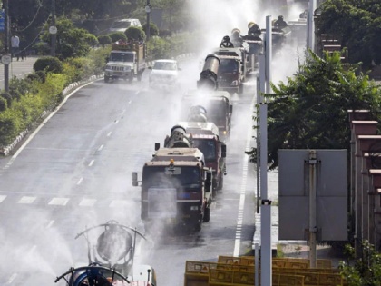 Anti-Smog Guns, Sweeping Machines Deployed In Delhi Ahead Of Winter | दिल्ली में प्रदूषण के खिलाफ जंग, सर्दियों से पहले तैनात की गई एंटी-स्मॉग गन और स्वीपिंग मशीनें