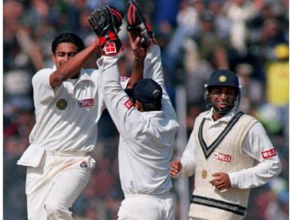 when anil kumble took 10 wickets against pakistan at feroz shah kotla test 7th february | कुंबले ने 19 साल पहले पाकिस्तान के खिलाफ किया था अजब कारनामा, 10 विकेट लेकर ऐसे जिताया मैच