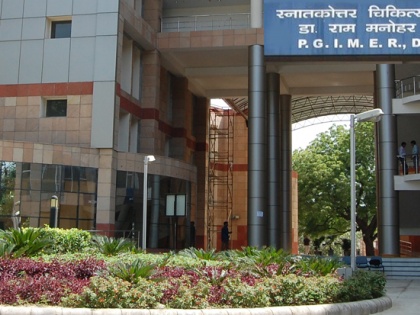 Fire at RML Hospital Delhi, no damages, 200 patients shifted to safety | आरएमएल अस्पताल में मामूली आग, 200 मरीजों को सुरक्षित स्थान पर ले जाया गया