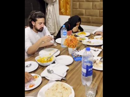 Anju new video surfaced from Pakistan she was seen having dinner with Nasrullah and his friend wearing a burqa | पाकिस्तान से अंजू का नया वीडियो आया सामने, नसरुल्लाह और उसके दोस्त के साथ बुर्का पहन डिनर करती दिखी Anju new video surfaced from Pakistan she was seen having dinner with Nasrullah and his friend wearing a burqa | पाकिस्तान से अंजू का नया वीडियो आया सामने, नसरुल्लाह और उसके दोस्त के साथ बुर्का पहन डिनर करती दिखी