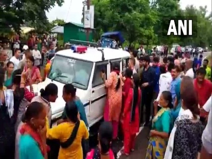 Ankita Bhandari Murder Locals gheraoed Police vehicle that was carrying the accused | Ankita Bhandari Murder: सीएम धामी ने घटना को बताया जघन्य, कहा- दोषियों को मिलेगी कड़ी सजा, आरोपियों को ले जा रहे पुलिस वाहन में तोड़फोड़