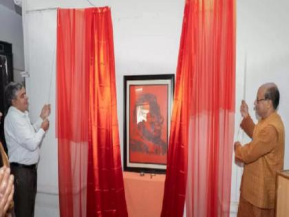 Banaras student wrote Ram's name on 25001 rice grains, then made a picture of Prime Minister Narendra Modi from it | 25001 चावल के दानों से बनी प्रधानमंत्री नरेंद्र मोदी की तस्वीर, हर दाने पर लिखा है 'राम' का नाम