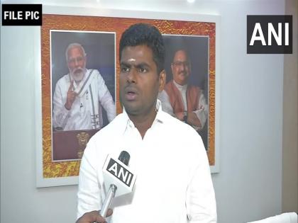 Tamil Nadu BJP chief Annamalai reached Karnataka with large amount of cash in chopper, alleges Congress leader | Karnataka Assembly Elections 2023: कांग्रेस नेता का आरोप, 'तमिलनाडु भाजपा प्रमुख अन्नामलाई हेलिकॉप्टर में बड़ी मात्रा में नकदी लेकर कर्नाटक पहुंचे'
