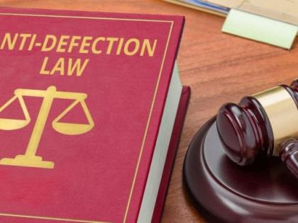 Vijay Darda's blog: Politics has blossomed into anti defection law | विजय दर्डा का ब्लॉग: राजनीति ने दल-बदल कानून में सुराख कर दिया