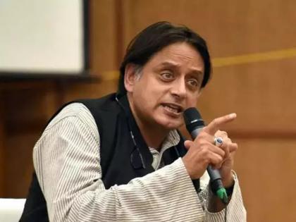 Indian Embassy Kuwait raised questions Congress leader Shashi Tharoor tweet said Pakistani agent anti-India tweet should not be encouraged | कुवैत में भारत दूतावास ने कांग्रेस नेता शशि थरूर के ट्वीट पर उठाया सवाल, कहा पाकिस्तानी एजेंट के भारत-विरोधी ट्वीट को रीट्वीट कर नहीं करना चाहिए प्रोत्साहित