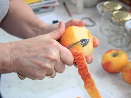 Heath Benefits of Peel of apple and control on your diabetes | सेब का छिलका भी है सेहत के लिए वरदान, ये हैं 8 गुणकारी फायदे