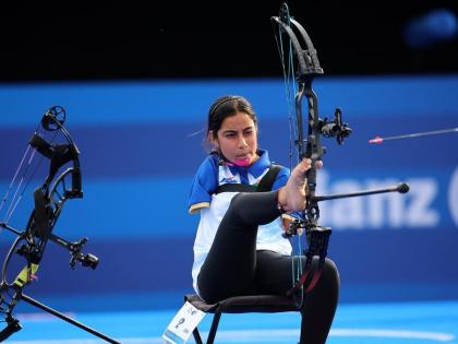 India's 18-year-old archer Sheetal Devi Jammu & Kashmir won gold medal defeating world number one Oznur Girdi 146-143 in Para World Archery Championship in Korea | पैरा विश्व तीरंदाजी चैम्पियनशिपः नंबर-1 ओजनूर गिर्डी को 146-143 से हराकर शीतल देवी ने जीता गोल्ड, एक दिन में 3 पदक
