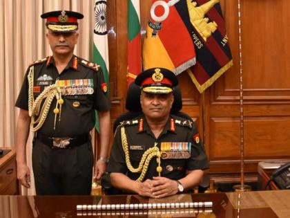 gen manoj pande takes charge as new chief of army staff succeeding general mm naravane | जनरल मनोज पांडे ने थलसेना प्रमुख के तौर पर पदभार संभाला, जनरल एमएम नरवणे की ली जगह