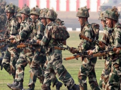 Jammu and Kashmir india china Ladakh Army commanded ITBP posts, Indian Navy squads landed Pangang lake | लद्दाख में तनावः आईटीबीपी की सभी चौकियों की कमान सेना ने संभाली, पैंगांग झील में उतरे भारतीय नौसेना के दस्‍ते