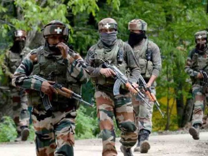 jammu Kashmir Grenade attack Baramulla five injured encounter Kulgam infiltration attempt failed in Uri | कश्मीरः बारामुला में ग्रेनेड हमला,पांच जख्मी, कुलगाम में मुठभेड़, उरी में घुसपैठ का प्रयास नाकाम