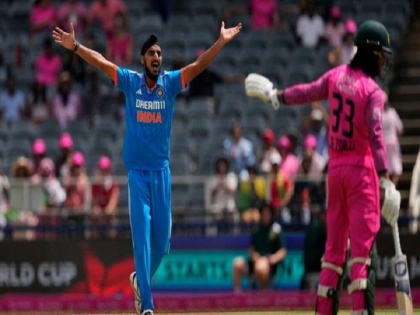 SA vs IND: Arshdeep Singh becomes first Indian pacer to take fifer against South Africa | SA vs IND: अर्शदीप सिंह दक्षिण अफ्रीका के खिलाफ 5 विकेट लेने वाले पहले भारतीय तेज गेंदबाज बने