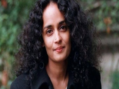 Arundhati Roy apologises for comment on indian army, 2011 video viral today | अरुंधति रॉय ने भारतीय सेना पर दिए आपत्तिजनक बयान के लिए 8 साल बाद मांगी माफी!