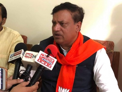 Madhya Pradesh bhopal Congress Income tax raid Faith builder close disclosure Cooperation Minister Arvind Bhadoria demand sacking | फेथ बिल्डर पर आयकर छापाः कांग्रेस आक्रामक, सहकारिता मंत्री अरविंद भदौरिया से नजदीकी का खुलासा, बर्खास्त करने की मांग