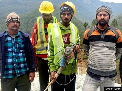 Uttarkashi tunnel rescue Delhi CM Arvind Kejriwal meet rat-hole miners rat-hole miners work Delhi Jal Board see video | Uttarkashi tunnel rescue: दिल्ली जल बोर्ड में काम कर रहे रैट माइनर्स से मिले सीएम केजरीवाल, 41 मजदूरों की बचाई जान!, देखें वीडियो Uttarkashi tunnel rescue Delhi CM Arvind Kejriwal meet rat-hole miners rat-hole miners work Delhi Jal Board see video | Uttarkashi tunnel rescue: दिल्ली जल बोर्ड में काम कर रहे रैट माइनर्स से मिले सीएम केजरीवाल, 41 मजदूरों की बचाई जान!, देखें वीडियो