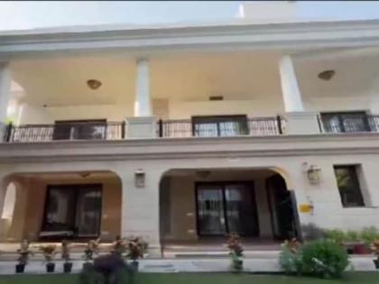Delhi 'Sheesh Mahal' ex cm arvind kejriwal Parvesh Verma says govt initiate probe money used Aapko Sheesh Mahal dikha ke aate hai' | Delhi 'Sheesh Mahal': कितना सरकारी पैसा इस्तेमाल?, प्रवेश वर्मा बोले- ‘शीश महल’ विवाद की जांच शुरू की जाएगी