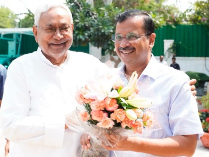 lokshabha elections 2024 Bihar CM Nitish Kumar meets Arvind Kejriwal Sitaram Yechury and D Raja unit opposition against BJP | मिशन 2024ः दिल्ली के मुख्यमंत्री केजरीवाल, येचुरी और राजा से मिले सीएम नीतीश, बीजेपी के खिलाफ विपक्ष को कर रहे एकजुट