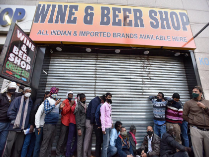 Delhi may face liquor shortage, confusion on Excise Policy continues | दिल्ली में शराब की किल्लत के आसार, भारतीय-विदेशी ब्रांड की बिक्री पर अब भी असमंजस