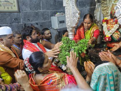 Ashadhi Ekadashi 2024 live Bhagwan Vitthal Wishes Worship Lord Vitthal temple CM Eknath Shinde prayed rain see photos and videos PM Modi greeted countrymen | Ashadhi Ekadashi 2024 Wishes: हे भगवान विट्ठल बारिश कर किसानों को खुश कर दें, सीएम शिंदे ने प्रार्थना की, देखें तस्वीरें और वीडियो, पीएम मोदी ने देशवासियों को शुभकामनाएं दी Ashadhi Ekadashi 2024 live Bhagwan Vitthal Wishes Worship Lord Vitthal temple CM Eknath Shinde prayed rain see photos and videos PM Modi greeted countrymen | Ashadhi Ekadashi 2024 Wishes: हे भगवान विट्ठल बारिश कर किसानों को खुश कर दें, सीएम शिंदे ने प्रार्थना की, देखें तस्वीरें और वीडियो, पीएम मोदी ने देशवासियों को शुभकामनाएं दी