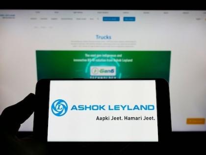 Switch Mobility UK 200 employees may lose jobs Ashok Leyland arm Switch Mobility UK weighs shutdown Sherburn bus manufacturing unit shut down operations | Switch Mobility UK: 200 लोग होंगे बेरोजगार?, स्विच मोबिलिटी की शेरबर्न इकाई में लगेगा ताला!