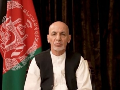 Aghanistan news Ashraf Ghani denies reports of fled from kabul with sums of money | अशरफ गनी ने अफगानिस्तान छोड़ने के बाद पहली बार तोड़ी चुप्पी, कहा- पैसे लेकर नहीं भागा, जूते भी नहीं बदल सका