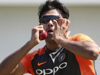 Ravichandran Ashwin achieved unique feat by dismissing Tegnarayan and Shivnarine Chanderpaul in West Indies Test | रविचंद्रन अश्विन ने वेस्टइंडीज टेस्ट में तेगनारायण और शिवनारायण चंद्रपॉल को आउट करके हासिल की अनोखी उपलब्धि